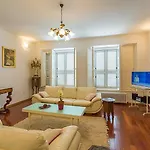 Heritage Dvori With Garden, Free Parking Next To Sea Beautiful Location 아파트 *