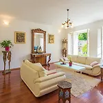 Heritage Dvori With Garden, Free Parking Next To Sea Beautiful Location Ντουμπρόβνικ