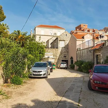 Heritage Dvori With Garden, Free Parking Next To Sea Beautiful Location * Ντουμπρόβνικ