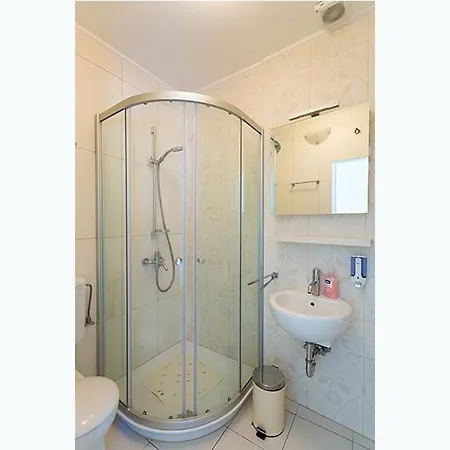 Heritage Dvori With Garden, Free Parking Next To Sea Beautiful Location