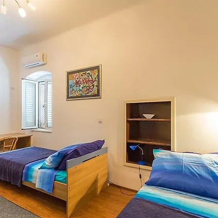 Heritage Dvori With Garden, Free Parking Next To Sea Beautiful Location *