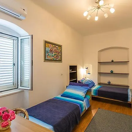 Heritage Dvori With Garden, Free Parking Next To Sea Beautiful Location Daire *