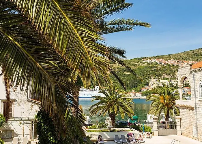 Heritage Dvori With Garden, Free Parking Next To Sea Beautiful Location * Dubrovnik