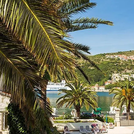 Heritage Dvori With Garden, Free Parking Next To Sea Beautiful Location * Dubrovnik
