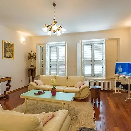 Heritage Dvori With Garden, Free Parking Next To Sea Beautiful Location Apartment *